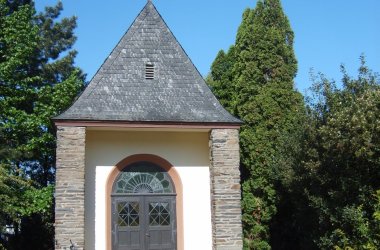 Bild zeigt Blick auf die Medarduskapelle Mehring